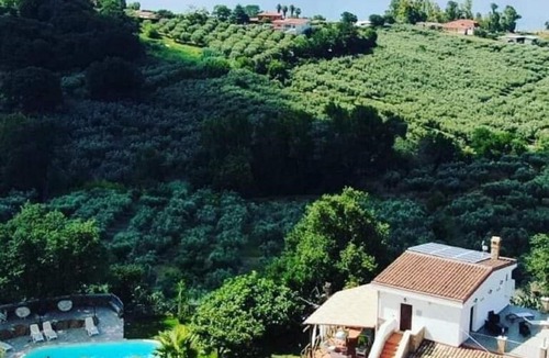 Gizzeria Bed & Breakfast | B & B Casale Calabria