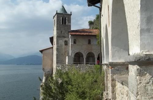 Brebbia Bed & Breakfast | B&B dei Laghi