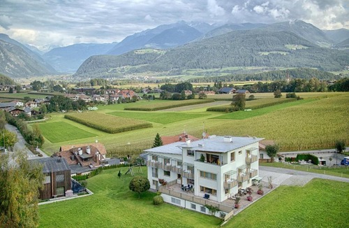 Riscone Bed & Breakfast | B&B Garni Schorneck