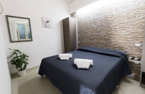 Drapia Bed & Breakfast | B&B room with swimming pool