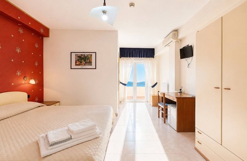 Monte Sant'Angelo Bed & Breakfast | B&B Sea View with Balcony - 243- Santangelo - Pool