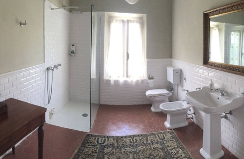 Boretto Bed & Breakfast | B&B The house of plums ROOM 1