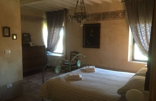 Boretto Bed & Breakfast | B&B The house of plums ROOM 1