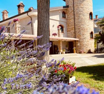Carru Bed & Breakfast | B&B Torre in Langa