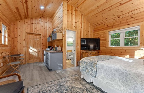 Lake Sequoyah House | Baby Bear's Den, Tiny Paradise