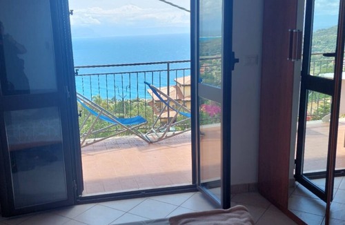 Joppolo Apartment | Balcony - SeaViews - Sleeps 8 - Authentic Italy