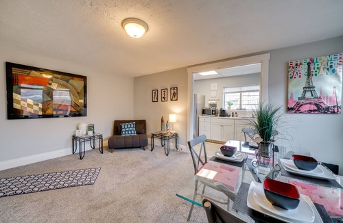South Hills Apartment | Balcony & Workspace! Apt 5 Mi to Dtwn Pittsburgh