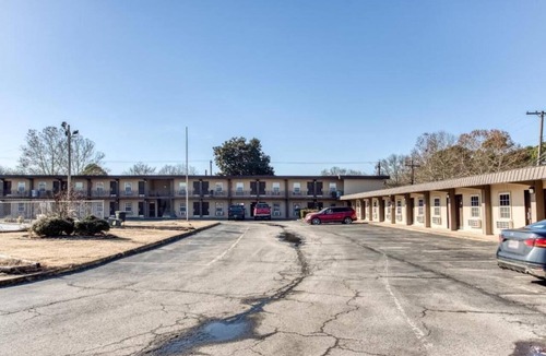 Bald Knob Apartment | Bald Knob AR|King Bed|Smoking