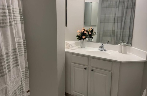 Virginia Square Apartment | Ballston Escape 3 Beds