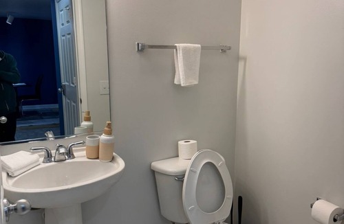 Virginia Square Apartment | Ballston Escape 3 Beds