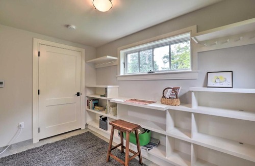 Titusville Apartment | Barn-Like Studio Suite w/Flowering Garden!