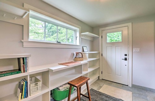 Titusville Apartment | Barn-Like Studio Suite w/Flowering Garden!