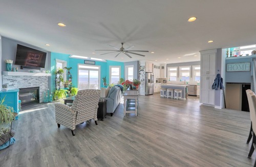 Milford House | Bayfront home with private pool on Slaughter Beach!
