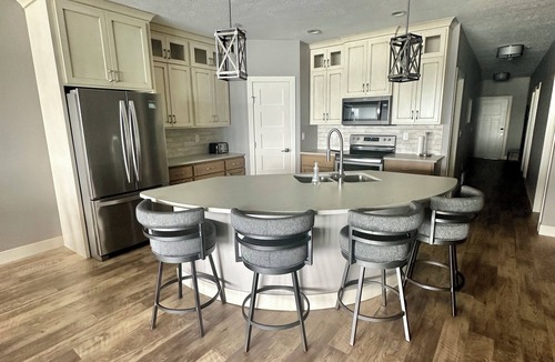 Arnolds Park Condo | Bayside Vacation Condo Rental 4 bedrooms!