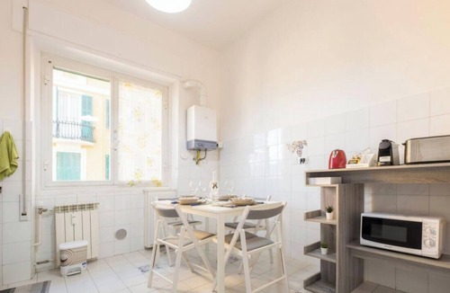 Albaro Apartment | Beach 8M| 2BR| Parking by Tilo