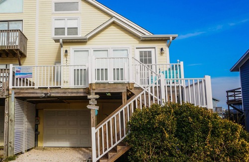 Sneads Ferry House | Beach Breezes Sunset Sound Views Walk to Beach Bikes & Gear