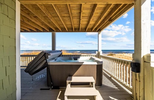 Avon House | Beachfront Villa Royale OBX