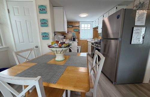 Surf City Apartment | Beachside, convenient, Coastal Decor Surf City Apartment, family friendly!