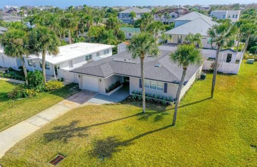 Atlantic Shores House | Beachside snowbird escape with fenced yard & washer/dryer - walk to beach access