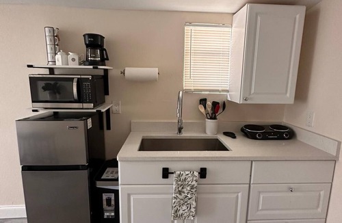 Zephyrhills West Apartment | Beautiful 1/1 Studio in Zephyrhills