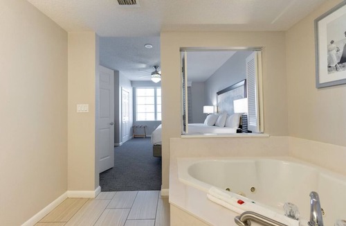 Seabreeze Historic District Resort | Beautiful 2-Bedroom Deluxe Suite in Beautiful Daytona Beach!