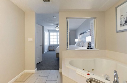 Brush - Stewarts Resort | Beautiful 3BD/2Bath Daytona Suite - Pools, Lazy River, Bar, Slides