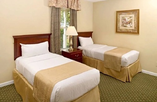 Berkeley Resort | Beautiful 4-bedroom unit in Williamsburg loaded with amenities