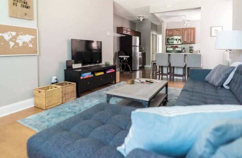 Downtown St. Louis Condo | Beautiful 6BR | 2 Kitchens Duplex : By StayStLouis