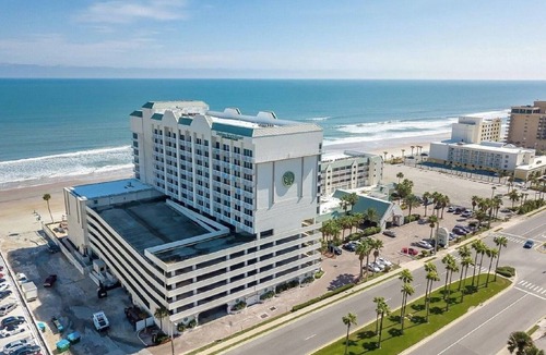 Ortona Park Condo | Beautiful 9th floor OceanView Studio Condo - Pool is OPEN!