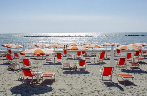 Lido di Pomposa Apartment | Beautiful apartment for 4 guests with pool, WIFI, A/C, TV and parking