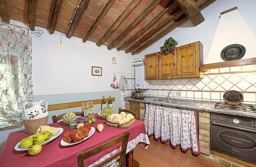 Peccioli Apartment | Beautiful apartment for 4 guests with A/C, WIFI, pool, TV, pets allowed and panoramic view