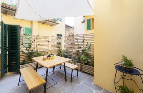 Santa Maria Novella Apartment | Beautiful apartment for 5 people with terrace in the heart of S. Lorenzo