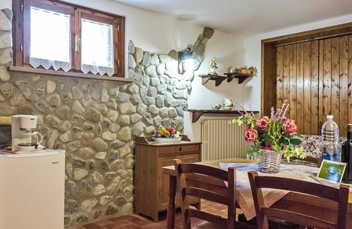 Lajatico Villa | Beautiful apartment in villa for 2 guests with pool, WIFI, TV and patio