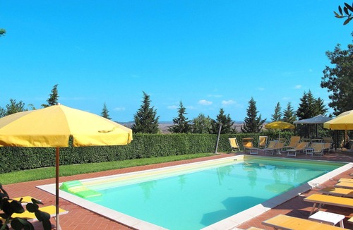 Lajatico Villa | Beautiful apartment in villa for 2 guests with pool, WIFI, TV and patio