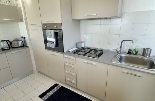 Nervi Apartment | Beautiful apartment in front of the sea—2minutes from the beach-parking included