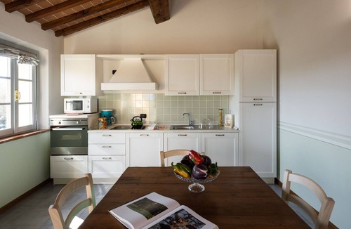 Larciano House | Beautiful apartment in villa for 2 guests with pool, WIFI, A/C and TV