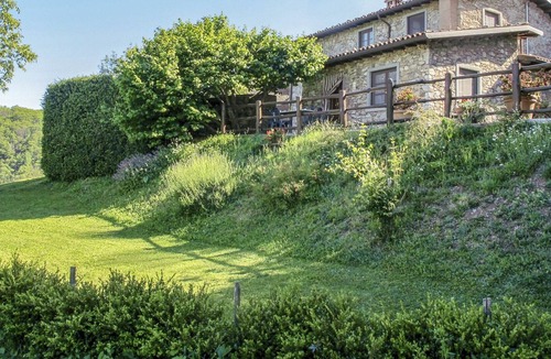 Molazzana Villa | Beautiful apartment in villa for 8 guests with pool, WIFI, TV, terrace and parking