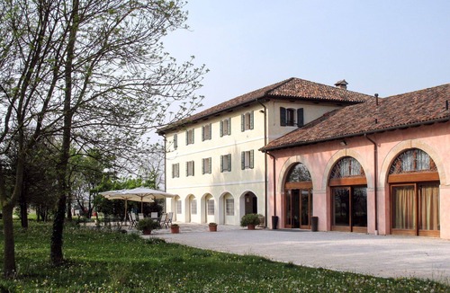 Fossalta Maggiore Apartment | Beautiful apartment for 4 people with WIFI, A/C, TV, terrace, pets allowed and parking