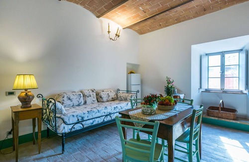 Stigliano Apartment | Beautiful apartment for 3 people with WIFI, TV, patio, pets allowed and panoramic view