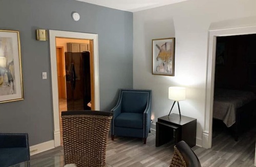Manitowoc House | Beautiful downstairs unit.