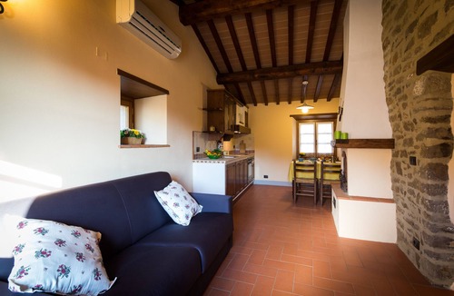 San Pietro a Cegliolo House | Beautiful farmhouse in the Tuscan countryside with private pool.