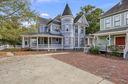 Gainesville Apartment | Beautiful Historic 1 BR Apartment - Walk Downtown