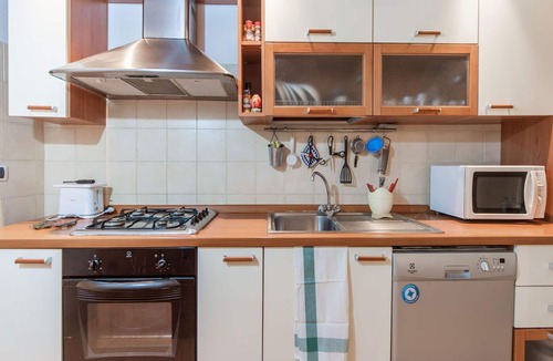 Ardea House | Beautiful holiday home in Ardea with garden