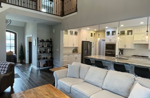 Buechel House | Beautiful home with pool & home gym! Just 20 min to Ky Derby & Downtown!