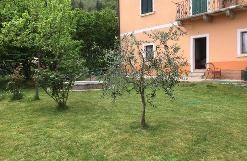 Montieri House | Beautiful House with Garden in the Center of a Medieval Tuscan Village