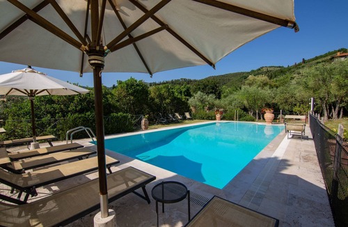 Castiglion Fiorentino Villa | Beautiful private villa with private pool, A/C, WIFI, TV, terrace and pets allowed, close to Are.