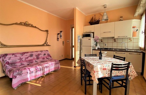 Mazzanta Apartment | Beautiful apartment for 5 people with TV, balcony and parking