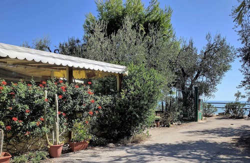 Mattinata House | Beautiful Mediterranean-style HOUSE on the sea with private terrace
