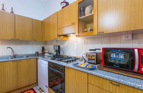 Montefollonico House | Beautiful private villa for 5 guests with WIFI, A/C, TV, patio, pets allowed and panoramic view