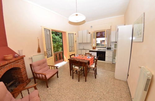 Cascine-La Croce Villa | Beautiful private villa with WIFI, private pool, TV, veranda and pets allowed, close to Lucca